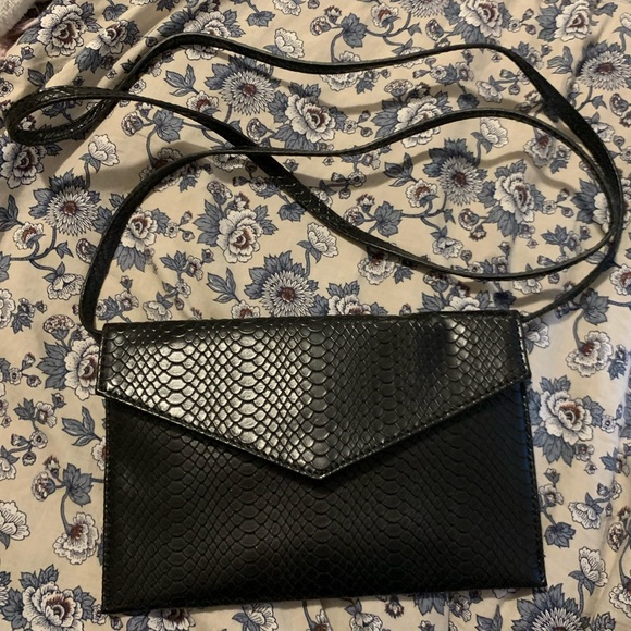 ASOS Envelope clutch crossbody faux snake print - Picture 1 of 5